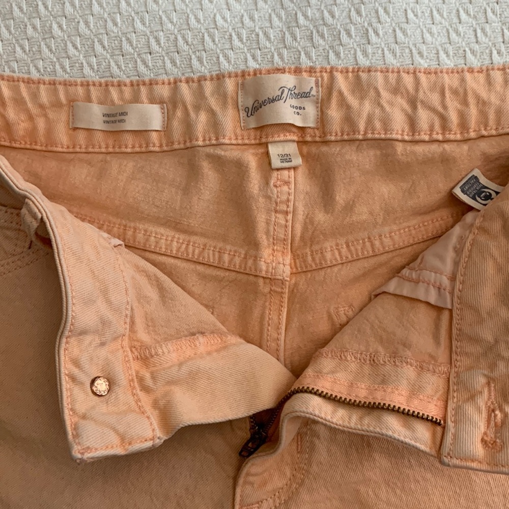 Universal threads high rise jean shorts size 12 - Picture 3 of 4